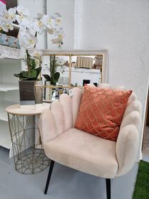 P070281310 POLTRONA CREME 67X64X77CM